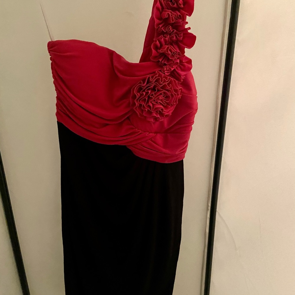 One sleeve dress